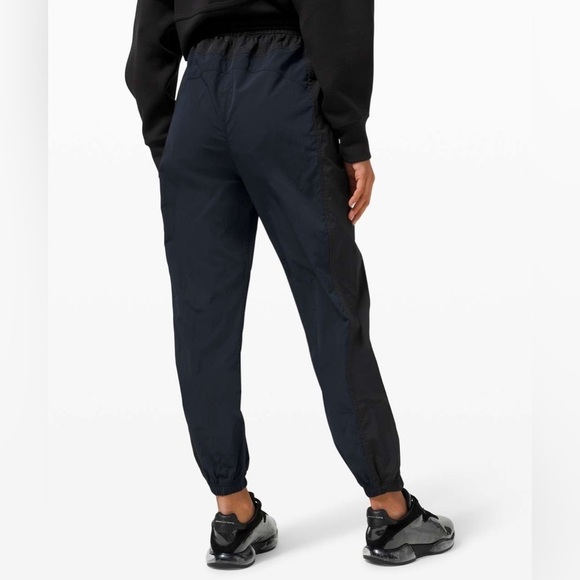 Lululemon Evergreen Track Pant True Navy / Black Size 6 - Picture 3 of 9
